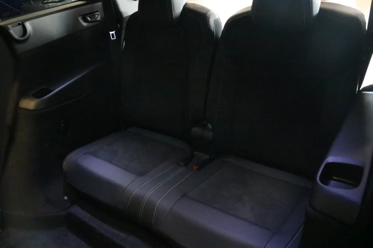 1.2 Hybrid 145 GT | Panoramadak | Stoelen voor en achter verw. | Massage | Camera rondom | Stuurwiel verwarmd | Navi |