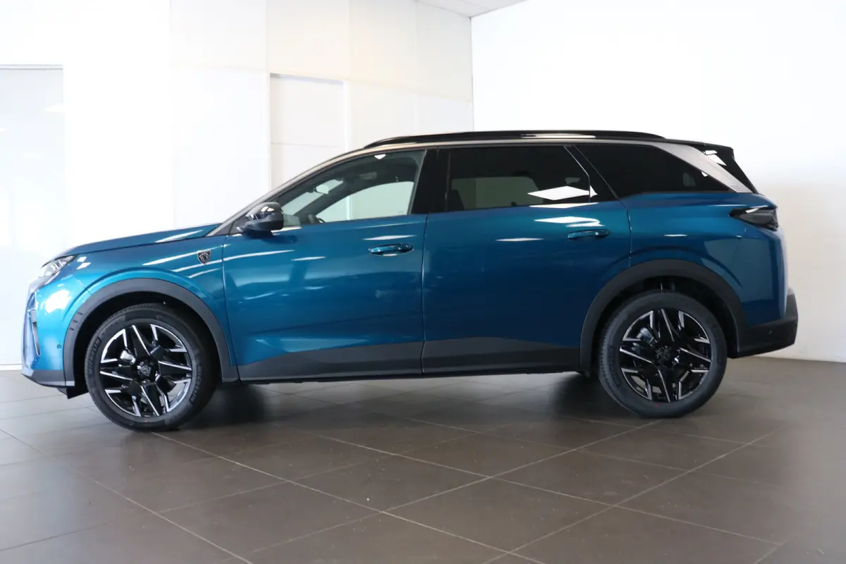 1.2 Hybrid 145 GT | Panoramadak | Stoelen voor en achter verw. | Massage | Camera rondom | Stuurwiel verwarmd | Navi |