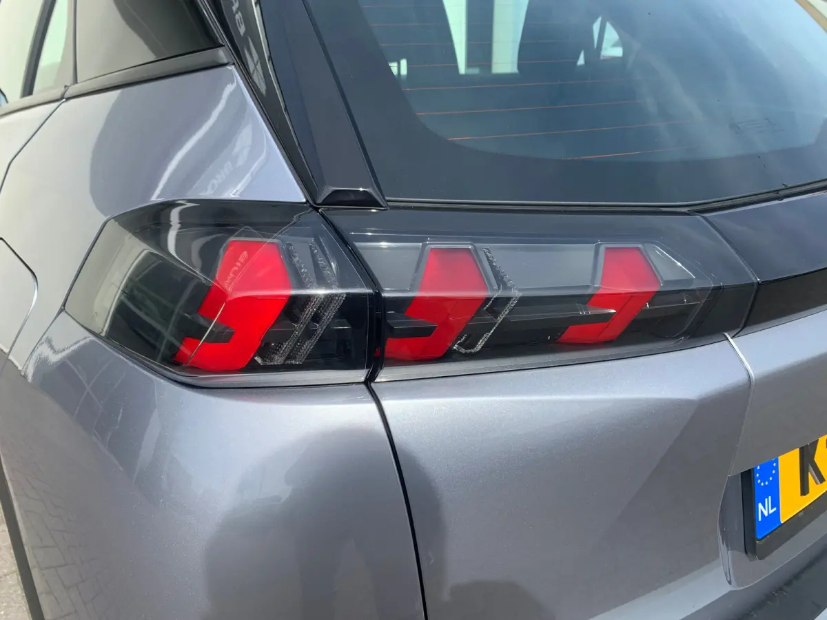 1.2 PureTech Active AppleCarplay/ Android Auto | Cruise Control | Clima | DAB | Navi | Trekhaak |