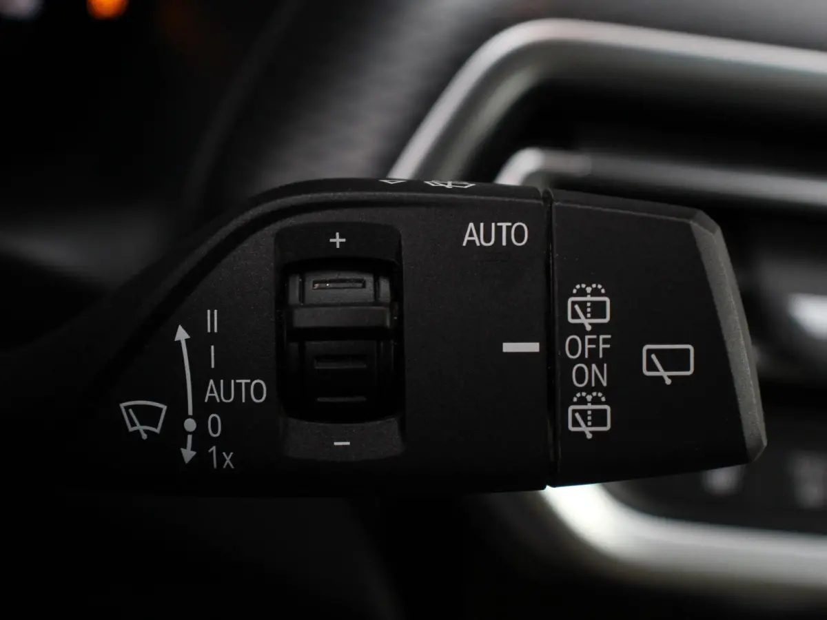 xDrive30e PHEV M Sport Demo auto ! Panorama dak Navigatie Climate Control Lichtmetalen Velgen