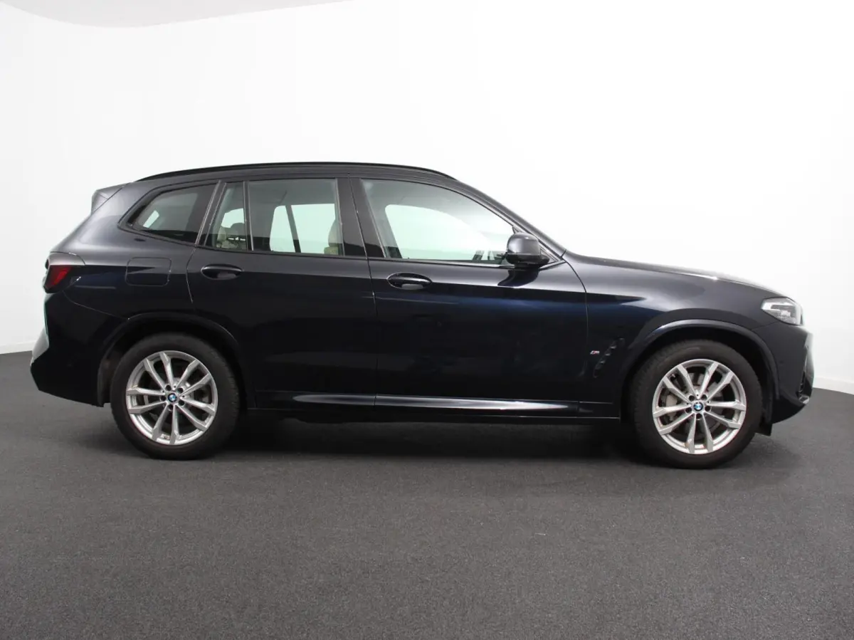 xDrive30e PHEV M Sport Demo auto ! Panorama dak Navigatie Climate Control Lichtmetalen Velgen