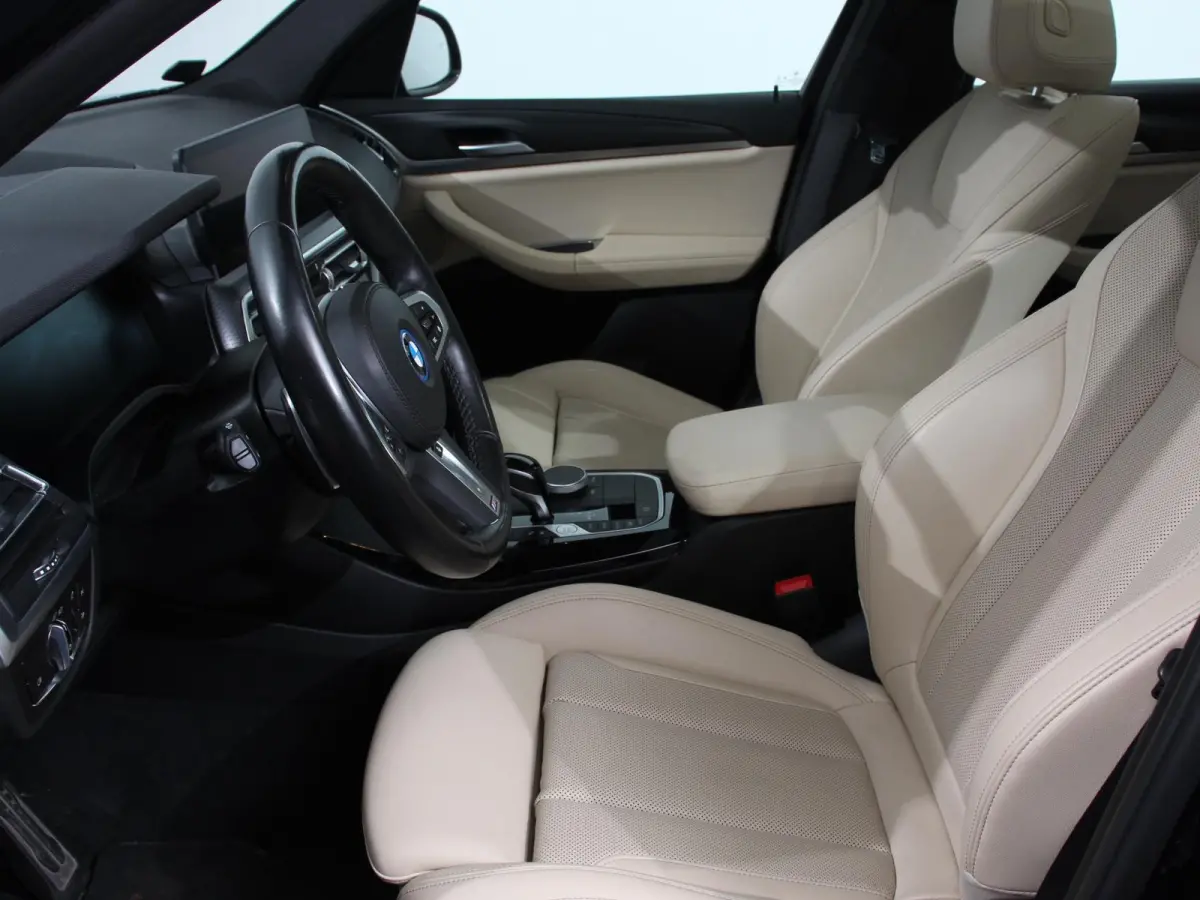 xDrive30e PHEV M Sport Demo auto ! Panorama dak Navigatie Climate Control Lichtmetalen Velgen