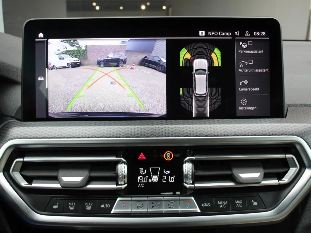 xDrive30e PHEV M Sport Demo auto ! Panorama dak Navigatie Climate Control Lichtmetalen Velgen