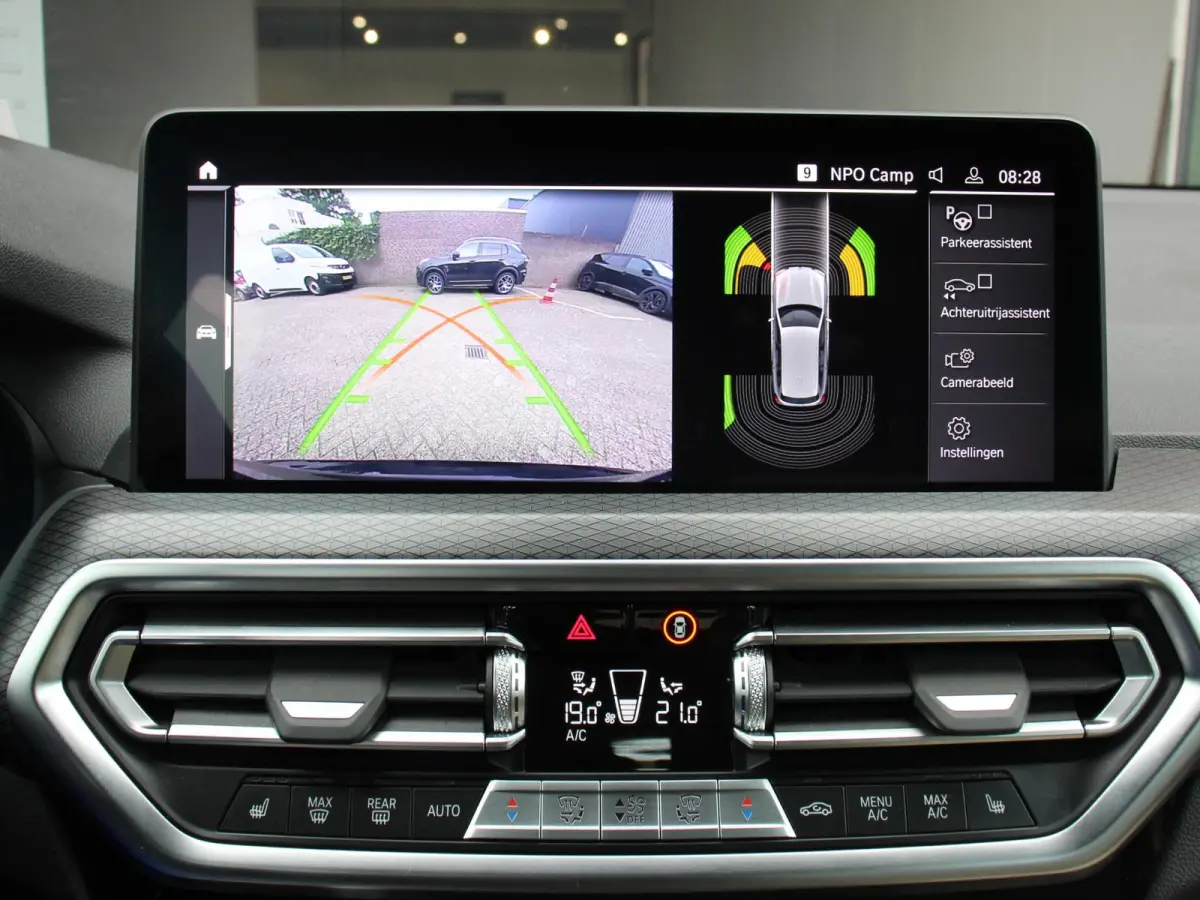 xDrive30e PHEV M Sport Demo auto ! Panorama dak Navigatie Climate Control Lichtmetalen Velgen