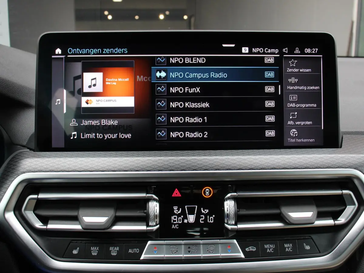 xDrive30e PHEV M Sport Demo auto ! Panorama dak Navigatie Climate Control Lichtmetalen Velgen