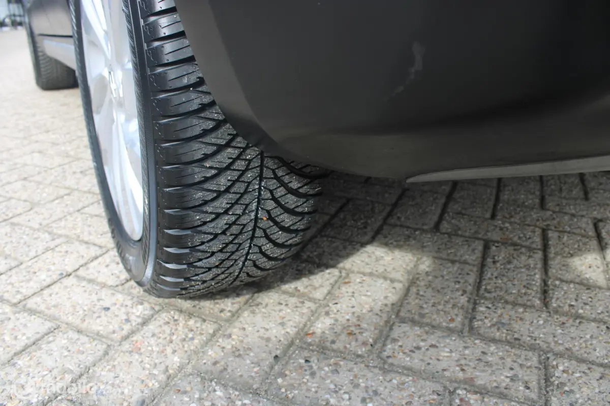 1.0 Boosterjet Select 1e Eigenaar | Boekjes | Navigatie.