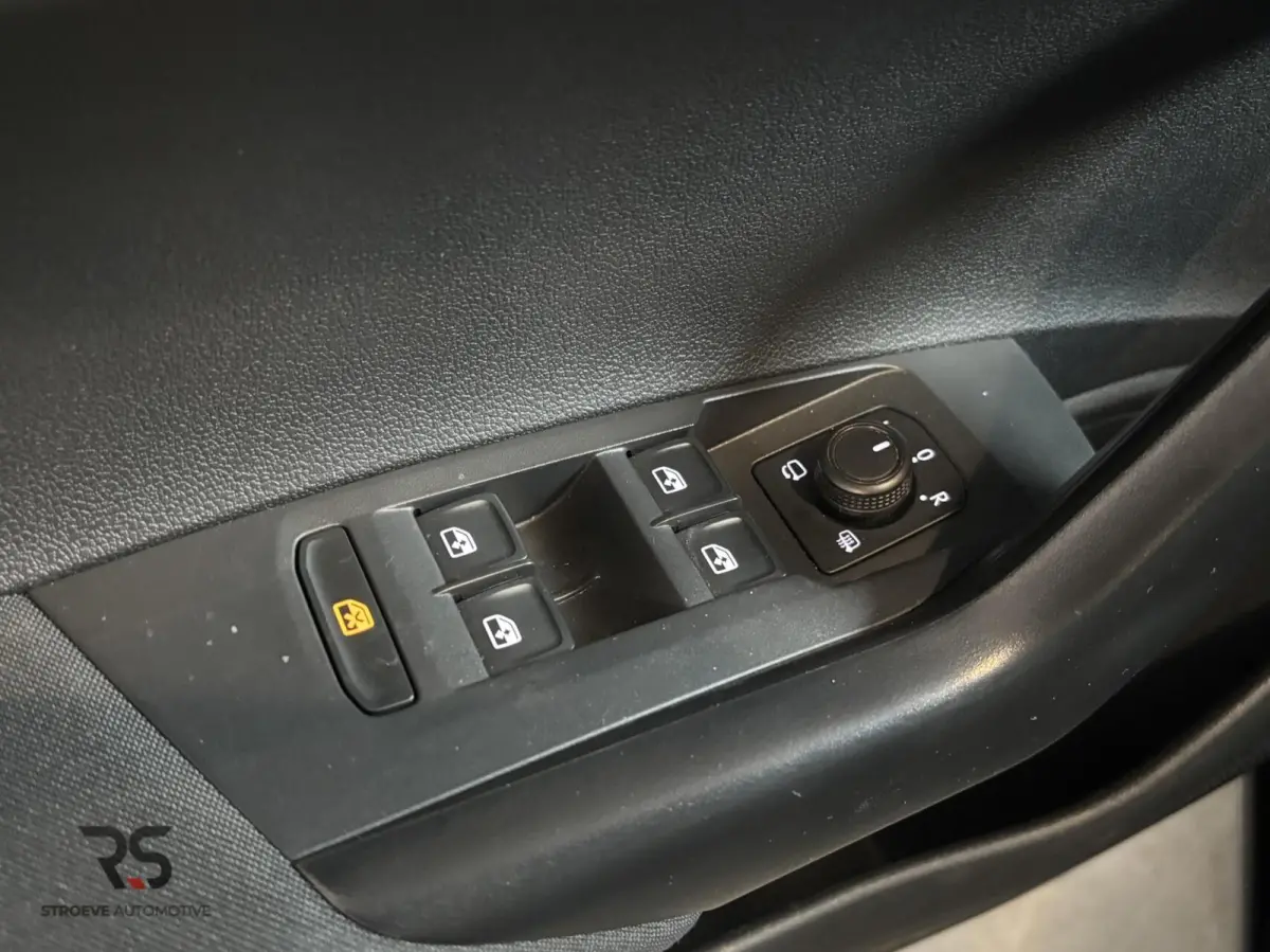 1.0 TSI 95 pk Life Buss | Navi | Camera | PDC | ACC | Stoelverw | Virtual | LED | DAB | CarPlay | Org NL|