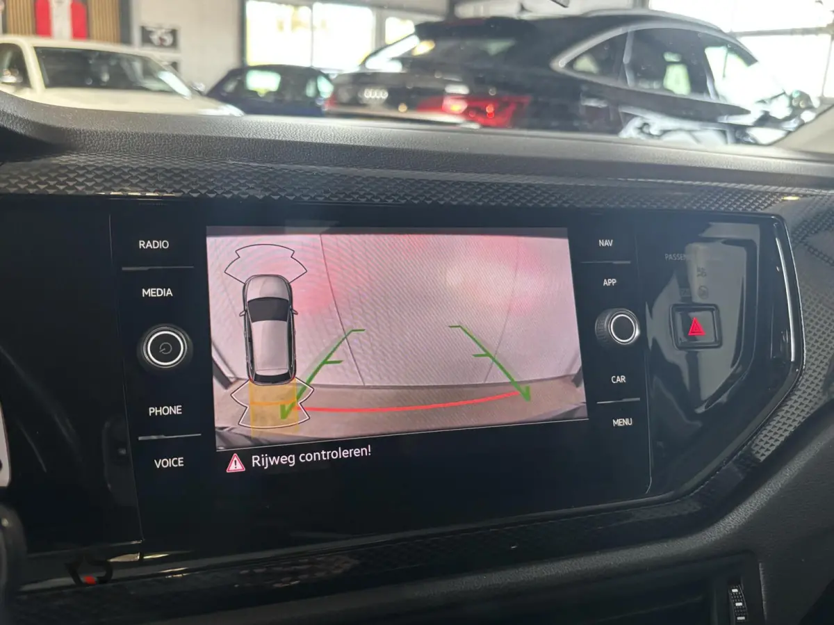 1.0 TSI 95 pk Life Buss | Navi | Camera | PDC | ACC | Stoelverw | Virtual | LED | DAB | CarPlay | Org NL|