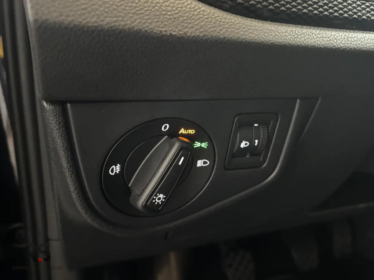 1.0 TSI 95 pk Life Buss | Navi | Camera | PDC | ACC | Stoelverw | Virtual | LED | DAB | CarPlay | Org NL|