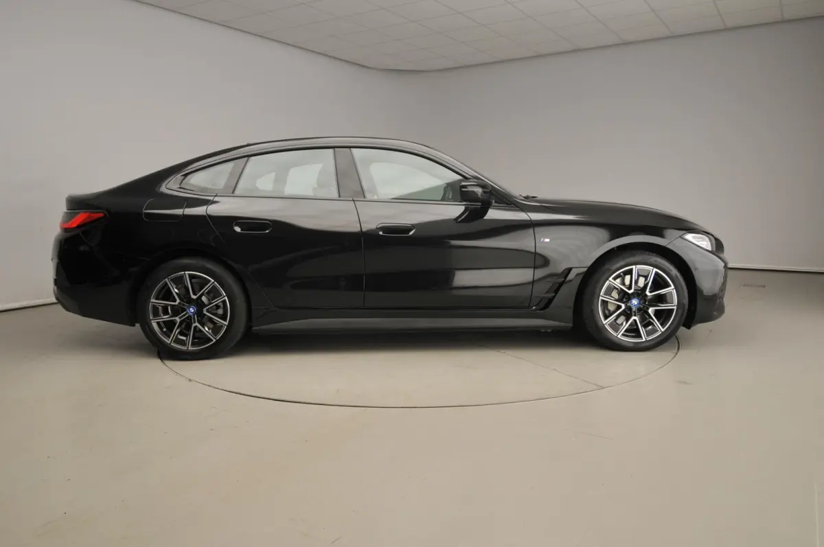 Gran Coupe eDrive40 | M-Sportpakket | LED | Leder | Navigatie | Sportstoelen | Stoelverwarming | DAB | Harman-kardon sound | Alu 18 inch