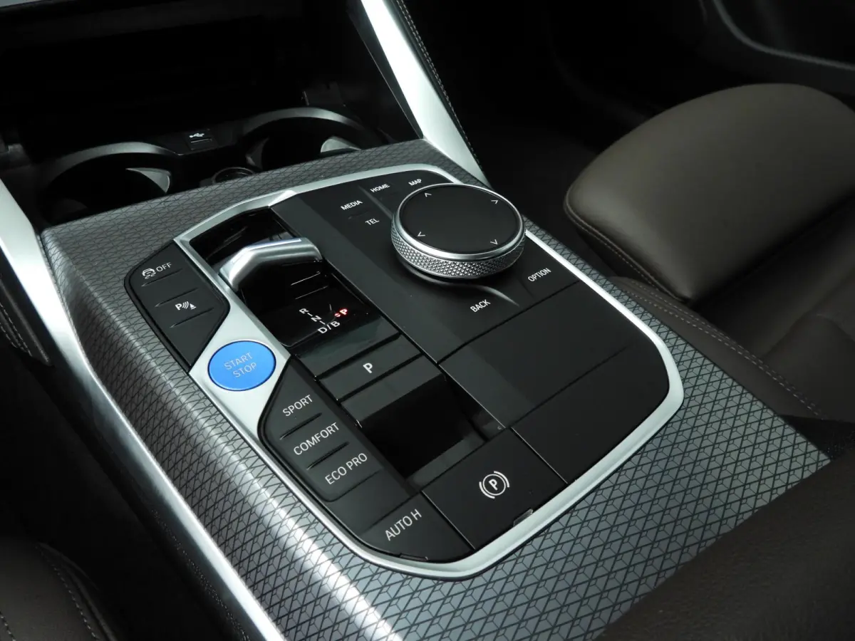 Gran Coupe eDrive40 | M-Sportpakket | LED | Leder | Navigatie | Sportstoelen | Stoelverwarming | DAB | Harman-kardon sound | Alu 18 inch