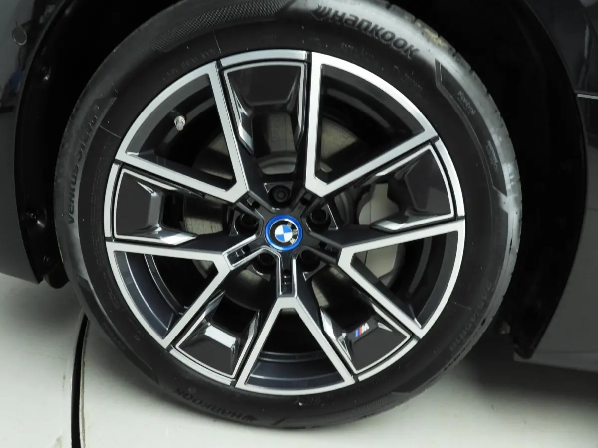 Gran Coupe eDrive40 | M-Sportpakket | LED | Leder | Navigatie | Sportstoelen | Stoelverwarming | DAB | Harman-kardon sound | Alu 18 inch