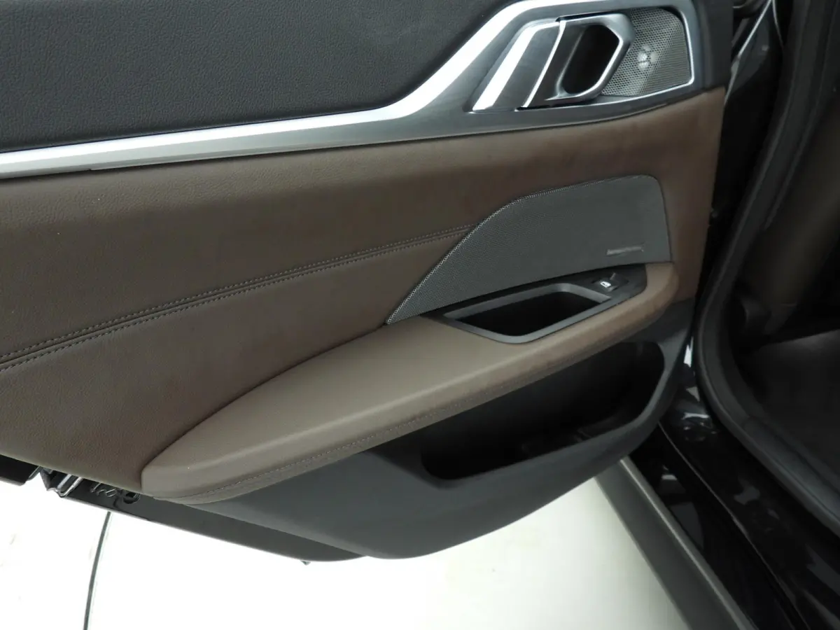 Gran Coupe eDrive40 | M-Sportpakket | LED | Leder | Navigatie | Sportstoelen | Stoelverwarming | DAB | Harman-kardon sound | Alu 18 inch