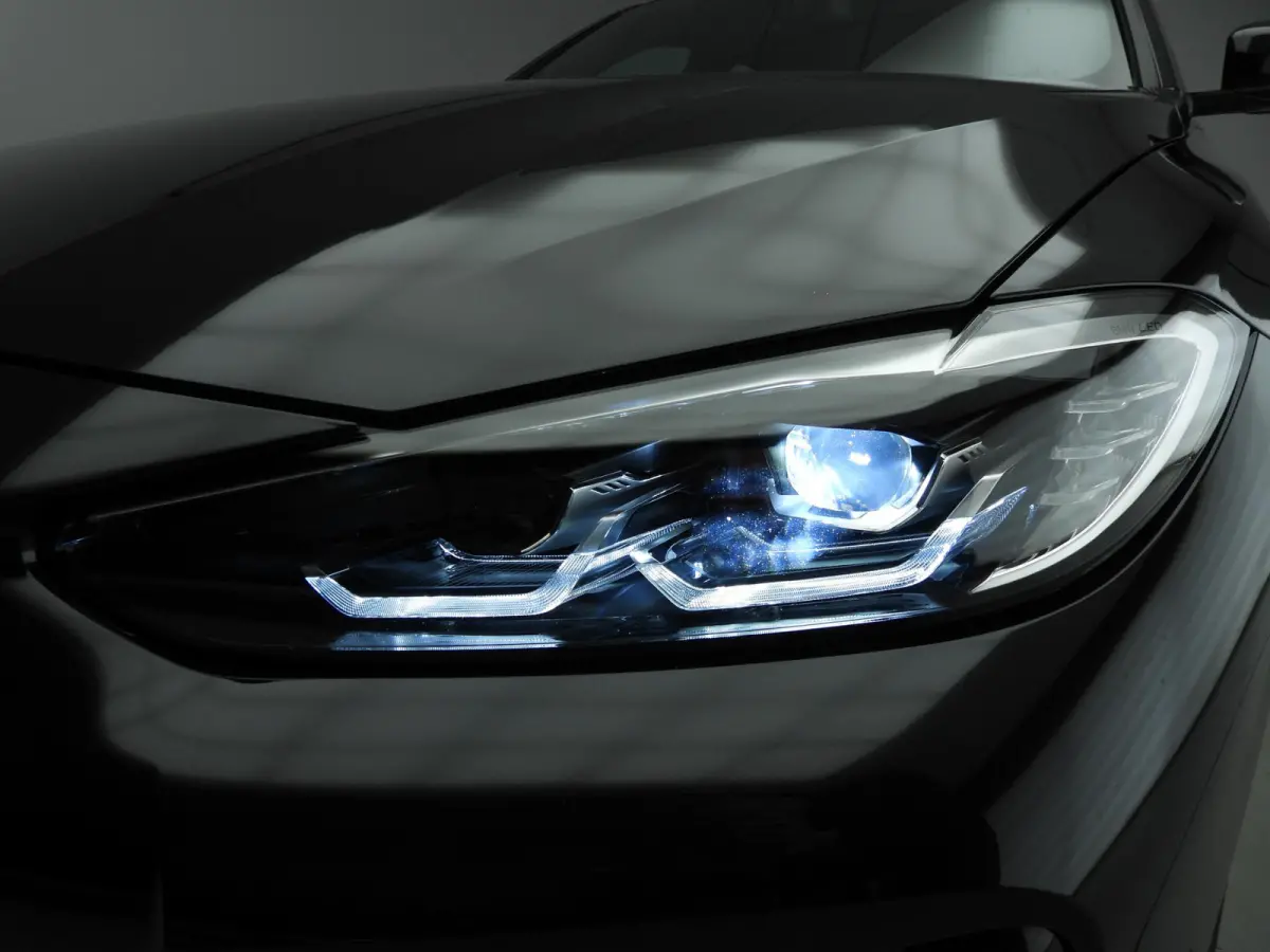 Gran Coupe eDrive40 | M-Sportpakket | LED | Leder | Navigatie | Sportstoelen | Stoelverwarming | DAB | Harman-kardon sound | Alu 18 inch