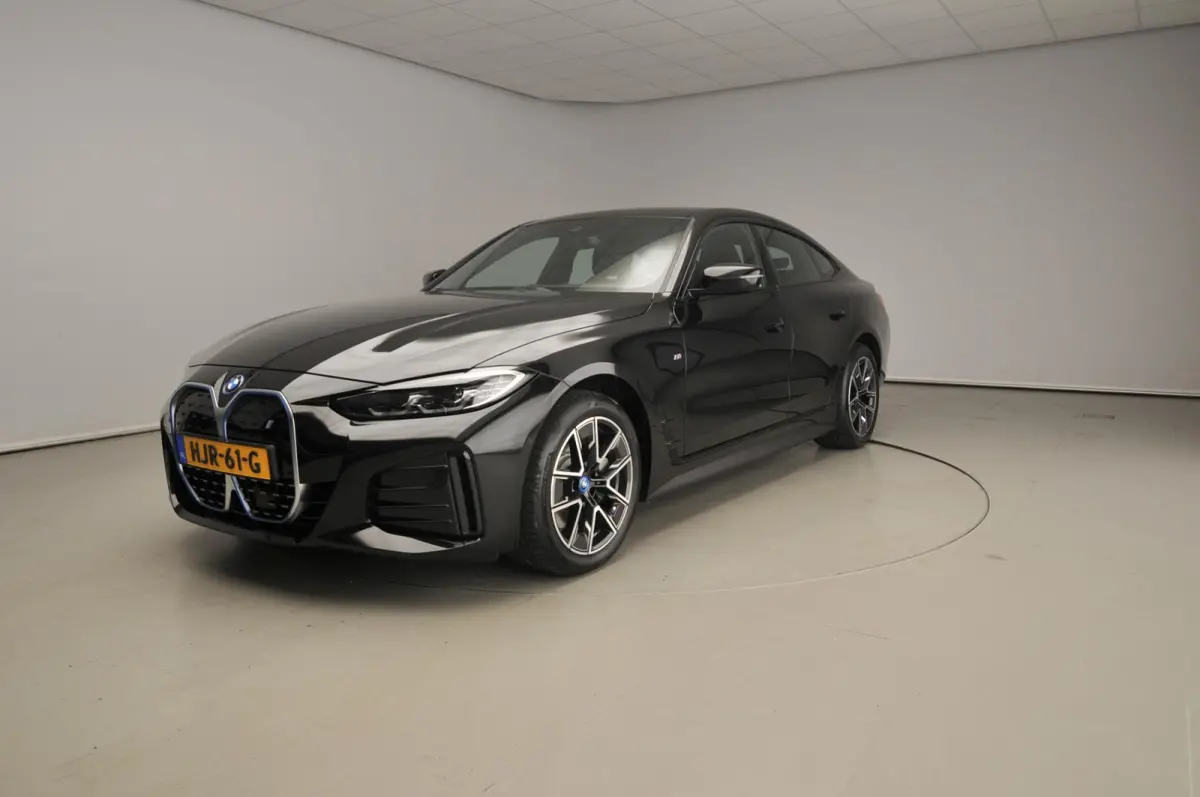 Gran Coupe eDrive40 | M-Sportpakket | LED | Leder | Navigatie | Sportstoelen | Stoelverwarming | DAB | Harman-kardon sound | Alu 18 inch