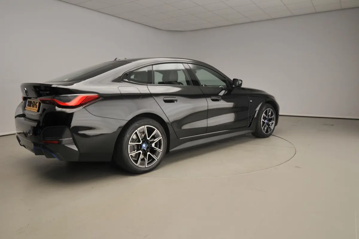 Gran Coupe eDrive40 | M-Sportpakket | LED | Leder | Navigatie | Sportstoelen | Stoelverwarming | DAB | Harman-kardon sound | Alu 18 inch