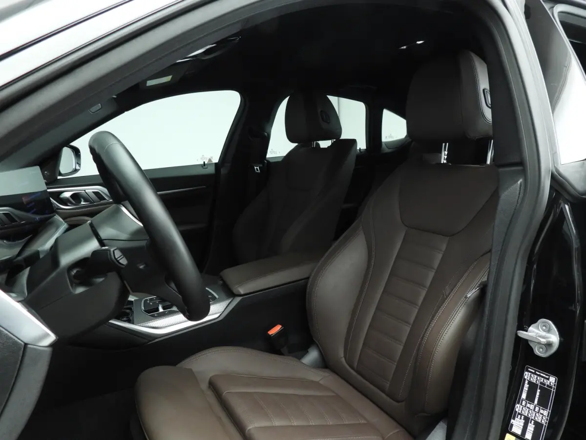 Gran Coupe eDrive40 | M-Sportpakket | LED | Leder | Navigatie | Sportstoelen | Stoelverwarming | DAB | Harman-kardon sound | Alu 18 inch