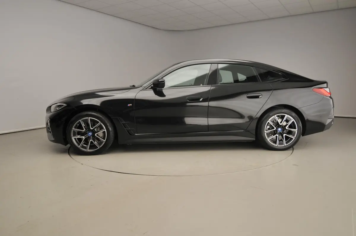 Gran Coupe eDrive40 | M-Sportpakket | LED | Leder | Navigatie | Sportstoelen | Stoelverwarming | DAB | Harman-kardon sound | Alu 18 inch