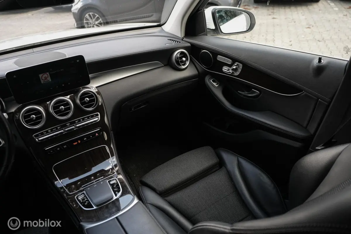 4MATIC Business Solution | Massage | Stoelverw. | Trekhaak | Camera | Elec stoelen | CarPlay |