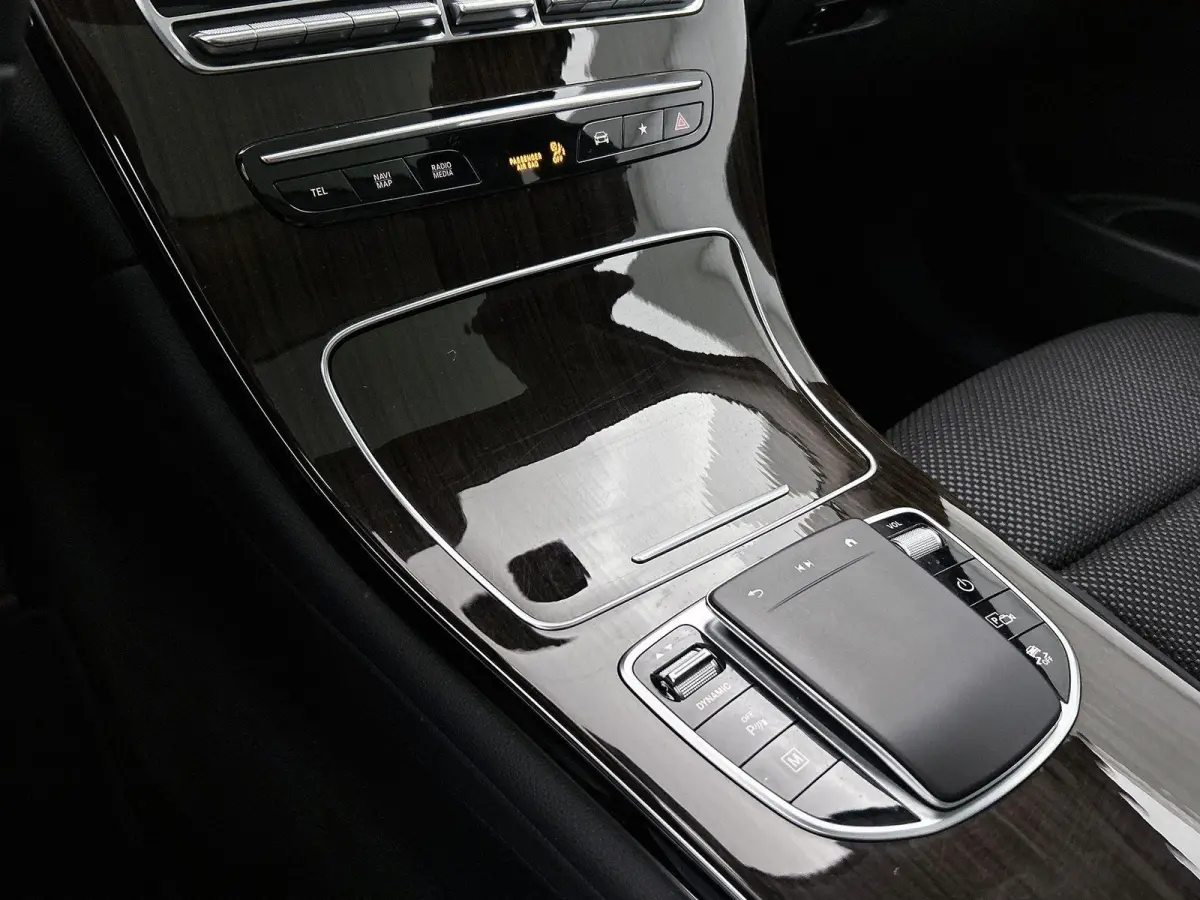 4MATIC Premium Plus 320 PK | Automaat | Elektrische Trekhaak | Elektrisch Panorama Dak | Elektrische stoelverstelling met geheugen | Stoelverwarming | 360 Camera | Navigatie | Elektrische Ac