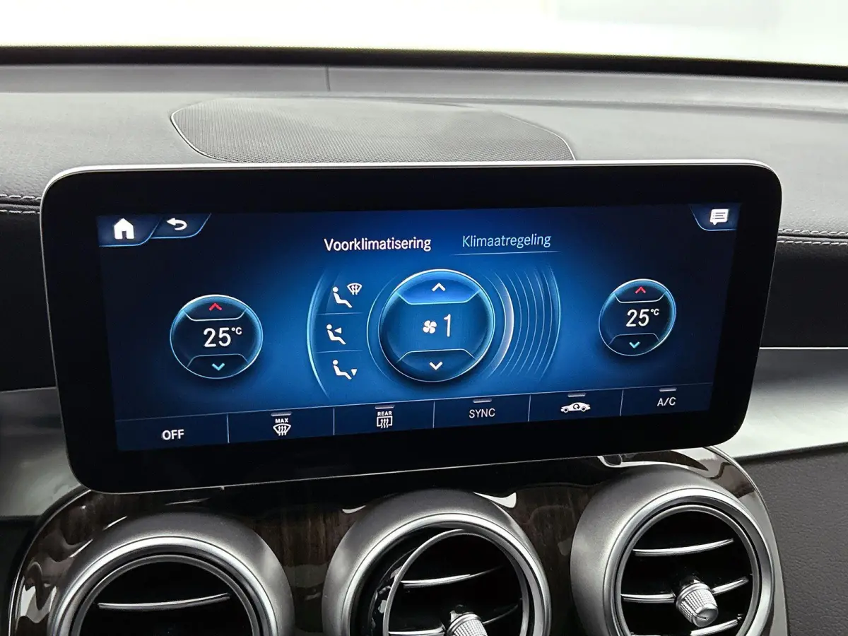 4MATIC Premium Plus 320 PK | Automaat | Elektrische Trekhaak | Elektrisch Panorama Dak | Elektrische stoelverstelling met geheugen | Stoelverwarming | 360 Camera | Navigatie | Elektrische Ac