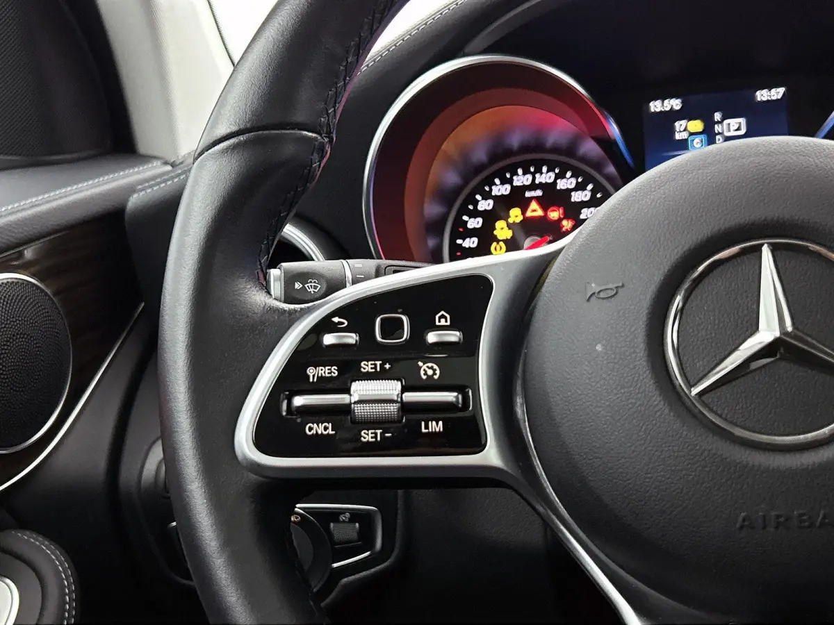 4MATIC Premium Plus 320 PK | Automaat | Elektrische Trekhaak | Elektrisch Panorama Dak | Elektrische stoelverstelling met geheugen | Stoelverwarming | 360 Camera | Navigatie | Elektrische Ac
