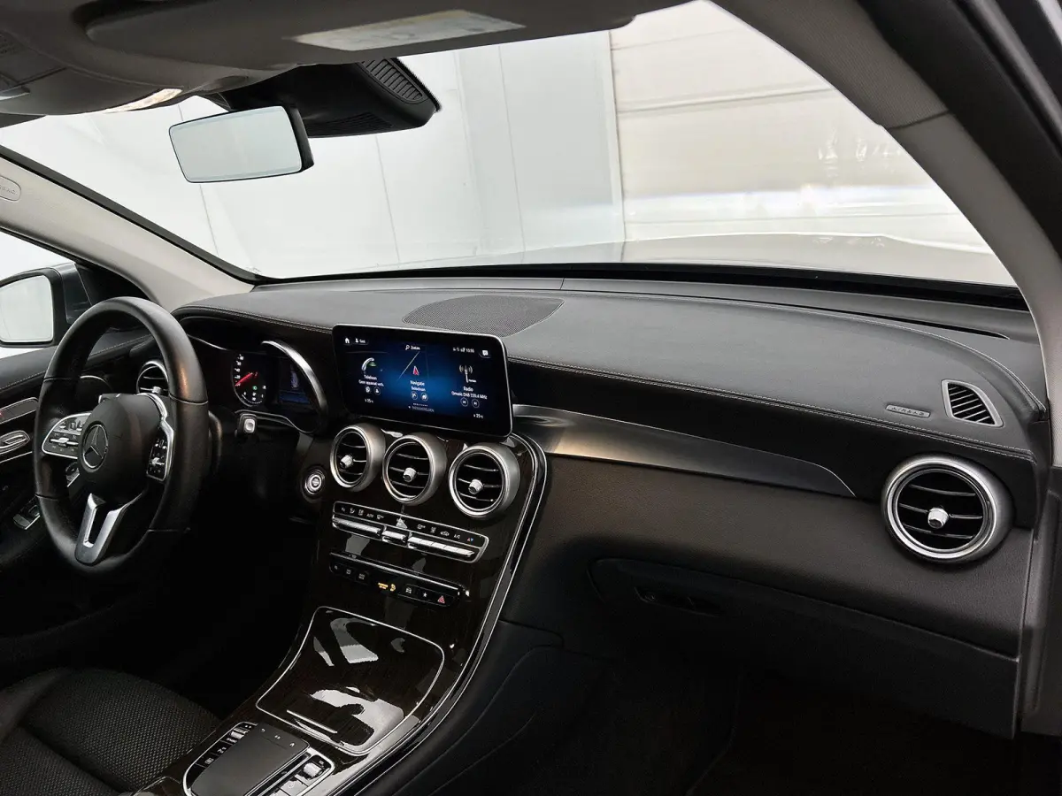 4MATIC Premium Plus 320 PK | Automaat | Elektrische Trekhaak | Elektrisch Panorama Dak | Elektrische stoelverstelling met geheugen | Stoelverwarming | 360 Camera | Navigatie | Elektrische Ac