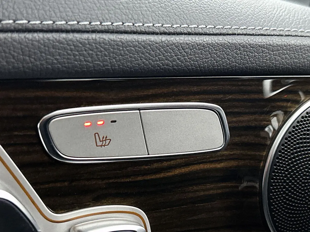 4MATIC Premium Plus 320 PK | Automaat | Elektrische Trekhaak | Elektrisch Panorama Dak | Elektrische stoelverstelling met geheugen | Stoelverwarming | 360 Camera | Navigatie | Elektrische Ac