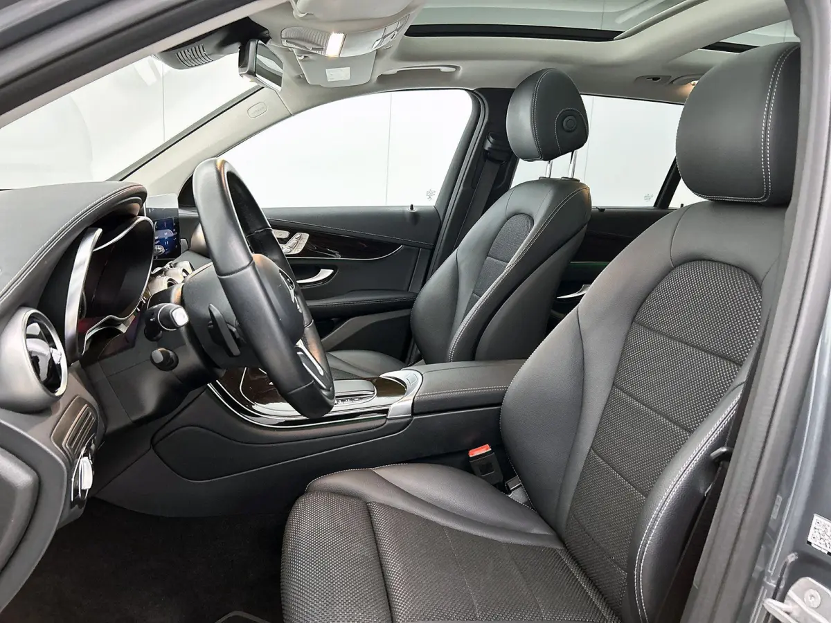 4MATIC Premium Plus 320 PK | Automaat | Elektrische Trekhaak | Elektrisch Panorama Dak | Elektrische stoelverstelling met geheugen | Stoelverwarming | 360 Camera | Navigatie | Elektrische Ac