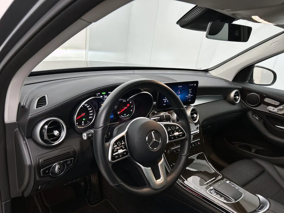 4MATIC Premium Plus 320 PK | Automaat | Elektrische Trekhaak | Elektrisch Panorama Dak | Elektrische stoelverstelling met geheugen | Stoelverwarming | 360 Camera | Navigatie | Elektrische Ac