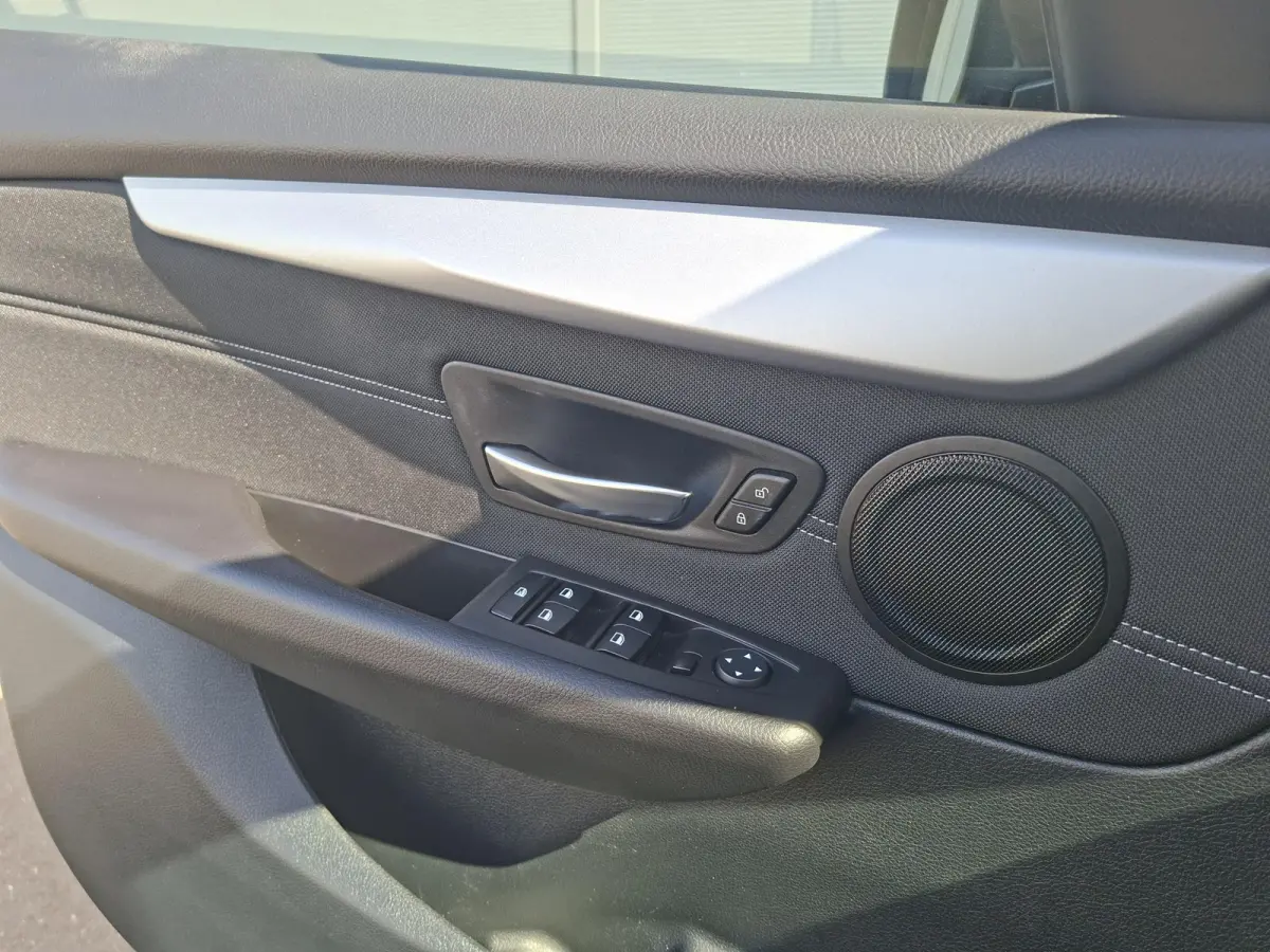 225xe iPerformance Executive | Plug in | Comfort pack | Groot navi scherm