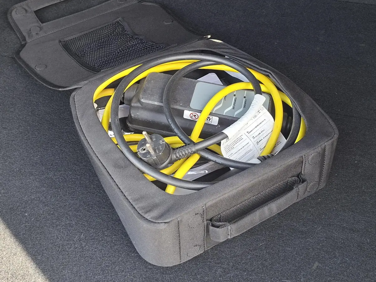 225xe iPerformance Executive | Plug in | Comfort pack | Groot navi scherm