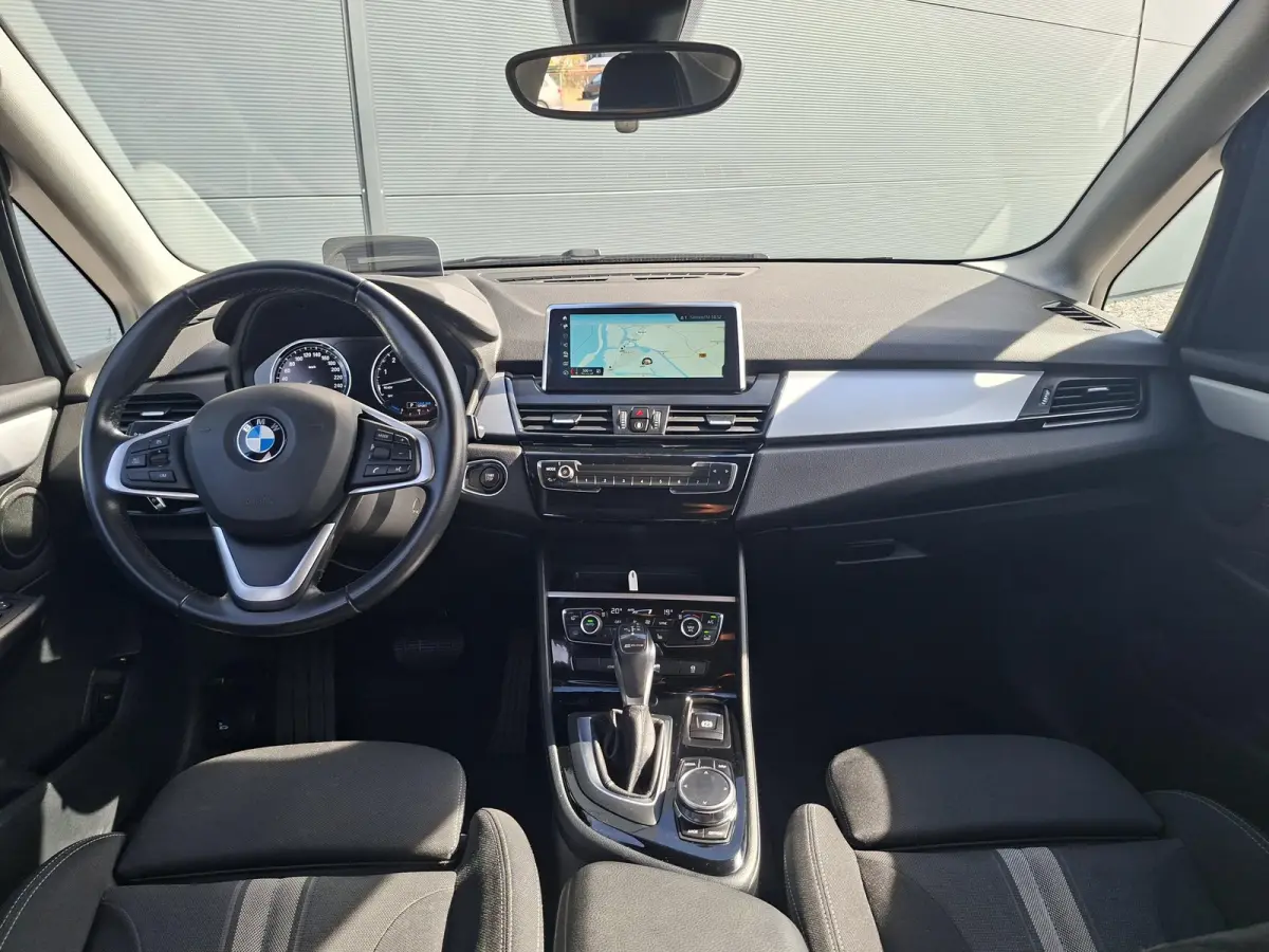 225xe iPerformance Executive | Plug in | Comfort pack | Groot navi scherm