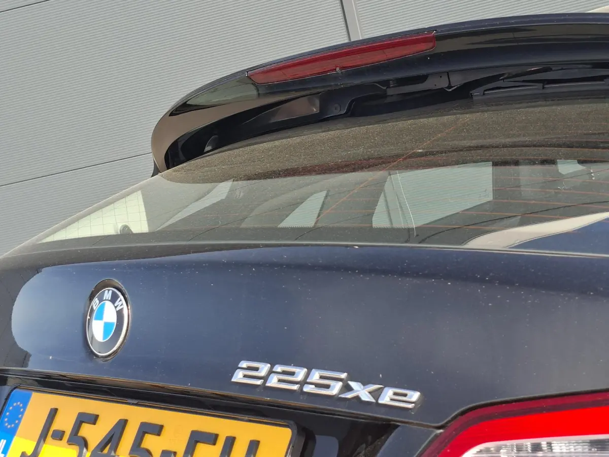 225xe iPerformance Executive | Plug in | Comfort pack | Groot navi scherm