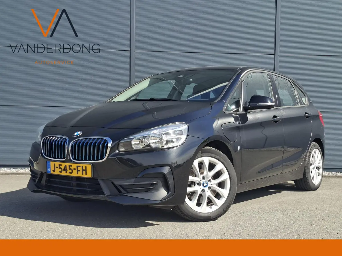 225xe iPerformance Executive | Plug in | Comfort pack | Groot navi scherm