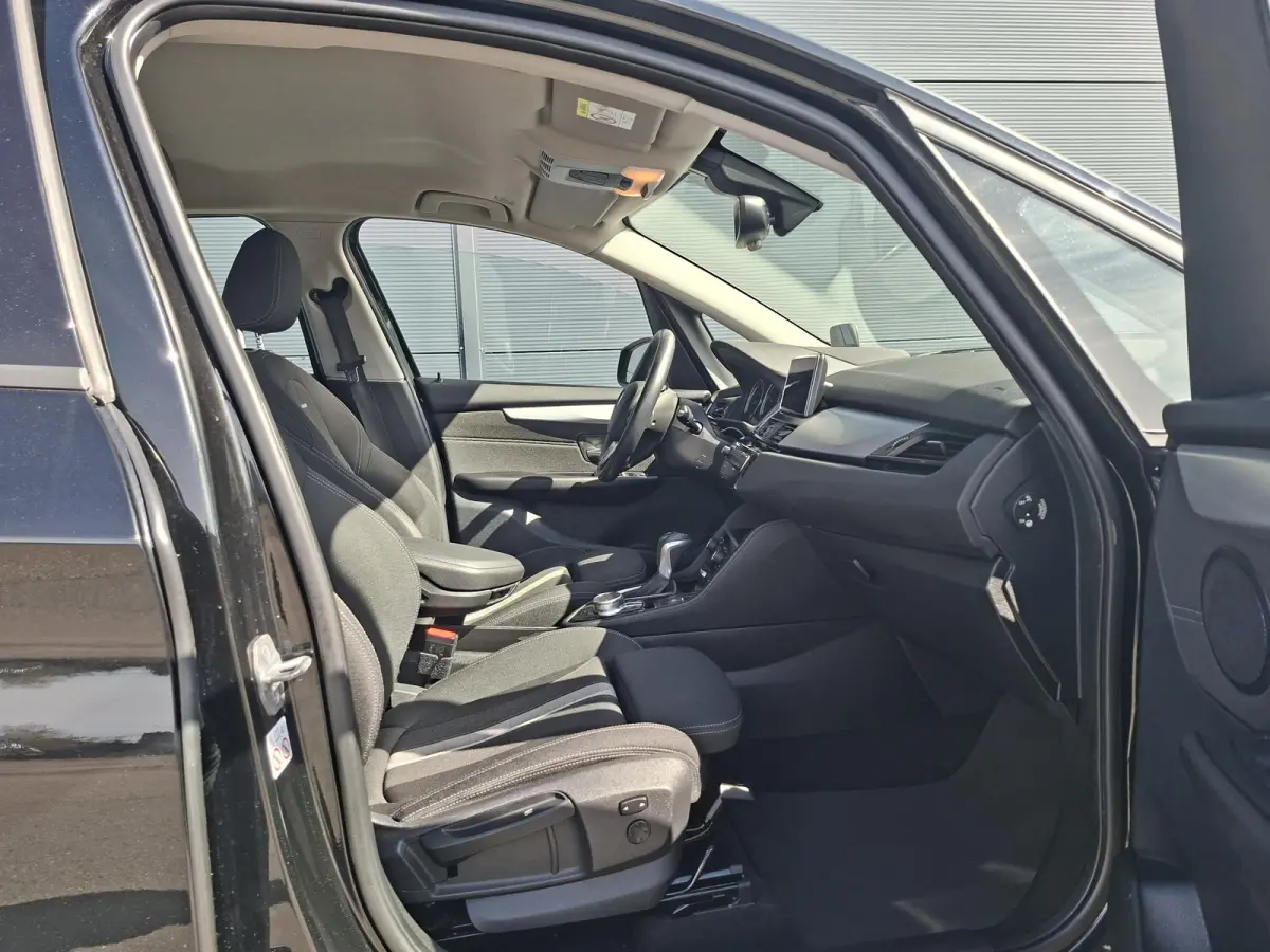 225xe iPerformance Executive | Plug in | Comfort pack | Groot navi scherm