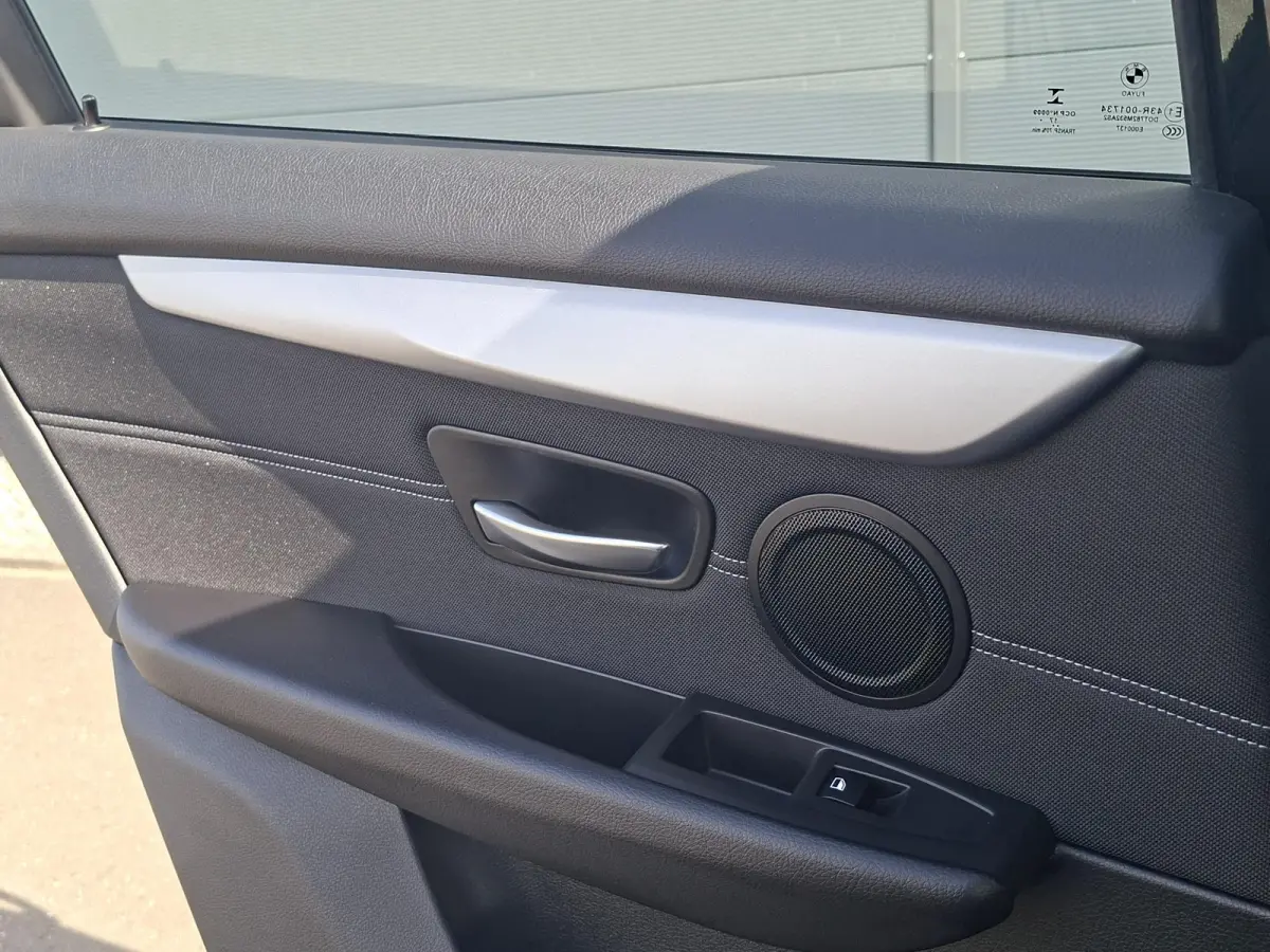 225xe iPerformance Executive | Plug in | Comfort pack | Groot navi scherm