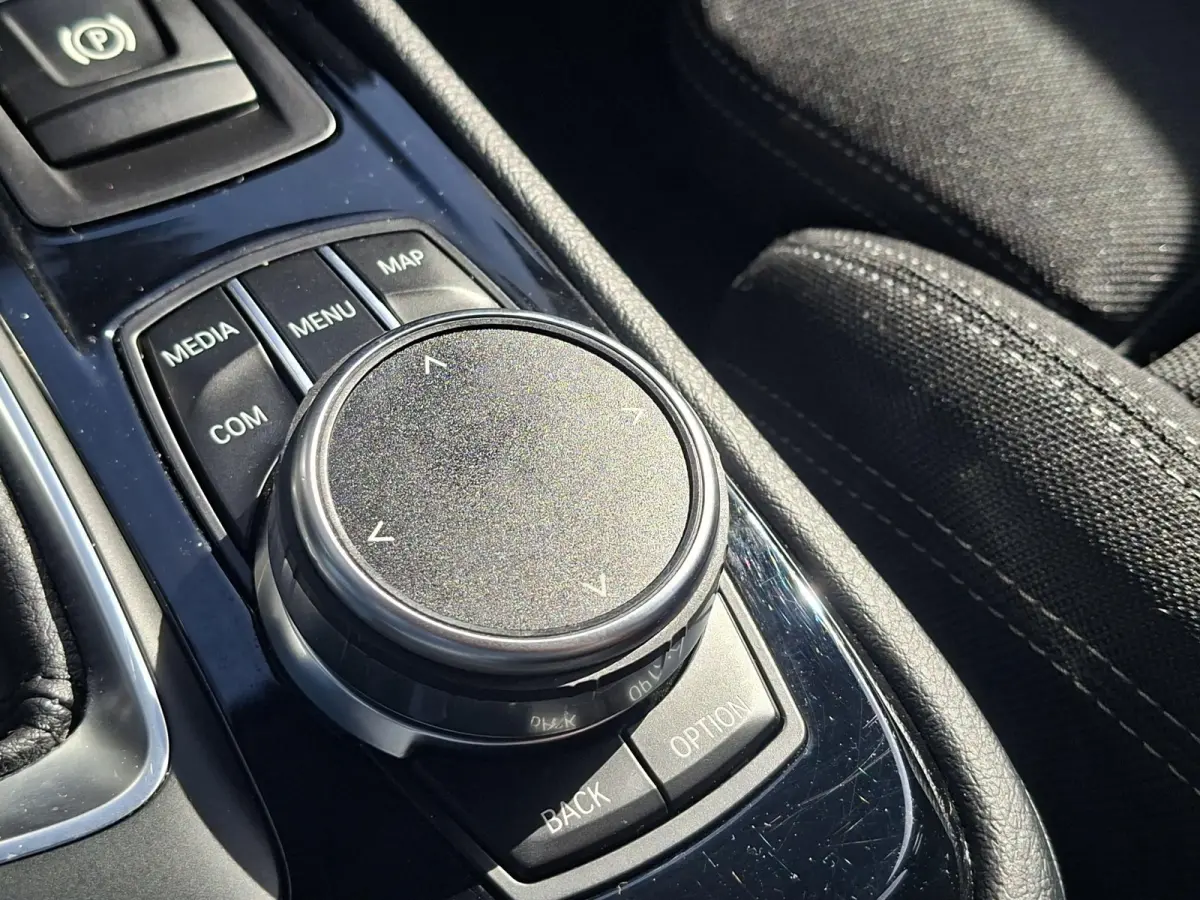 225xe iPerformance Executive | Plug in | Comfort pack | Groot navi scherm