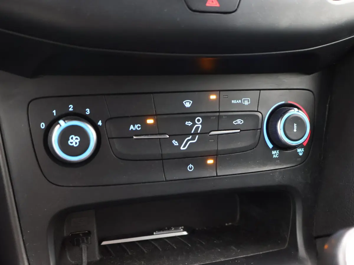 1.5 ECOBOOST 182 PK ST-LINE + SONY AUDIO | APPLE CARPLAY | PRIVACY | CRUISE