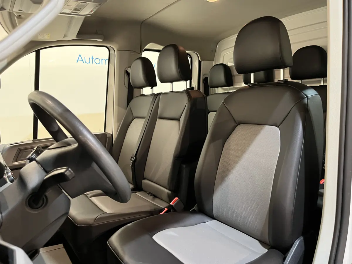 35 2.0 TDI L4 DC Dubbel Cabine RWD 140 PK Open Laadbak / Euro 6 / Trekhaak 3.000 KG / Airco / Camera / CarPlay / Navigatie