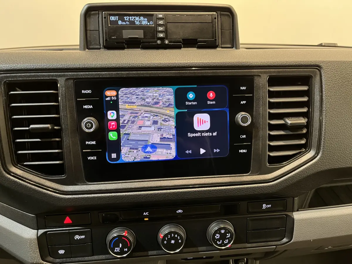 35 2.0 TDI L4 DC Dubbel Cabine RWD 140 PK Open Laadbak / Euro 6 / Trekhaak 3.000 KG / Airco / Camera / CarPlay / Navigatie