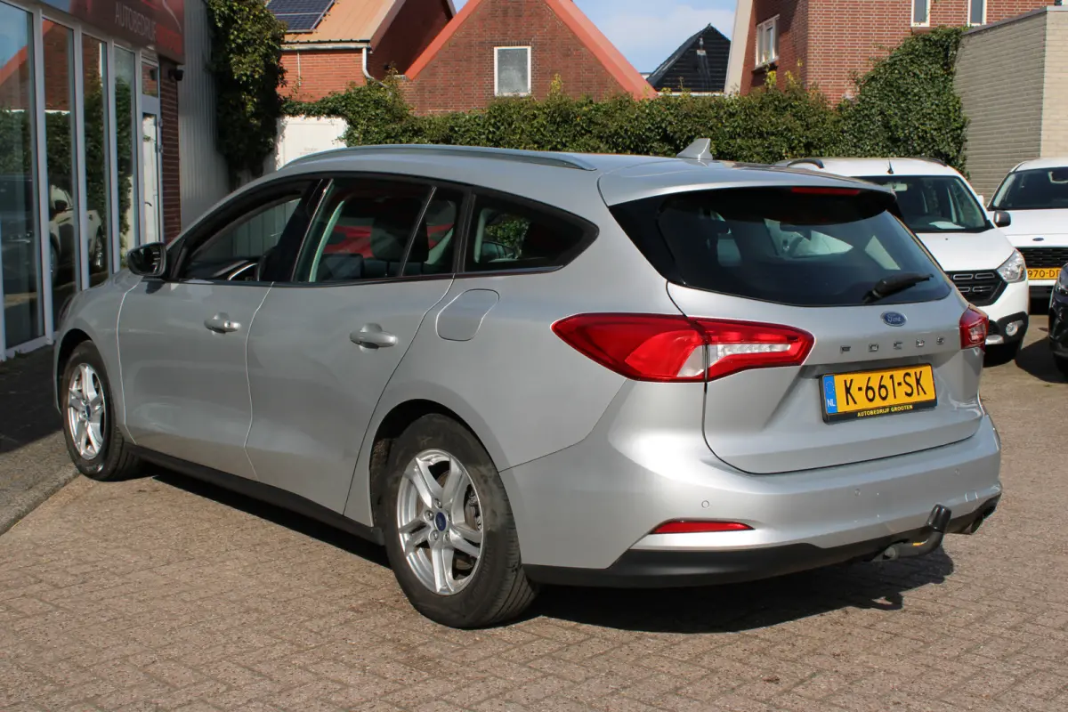 1.0 EcoBoost trekhaak,navi,ecc