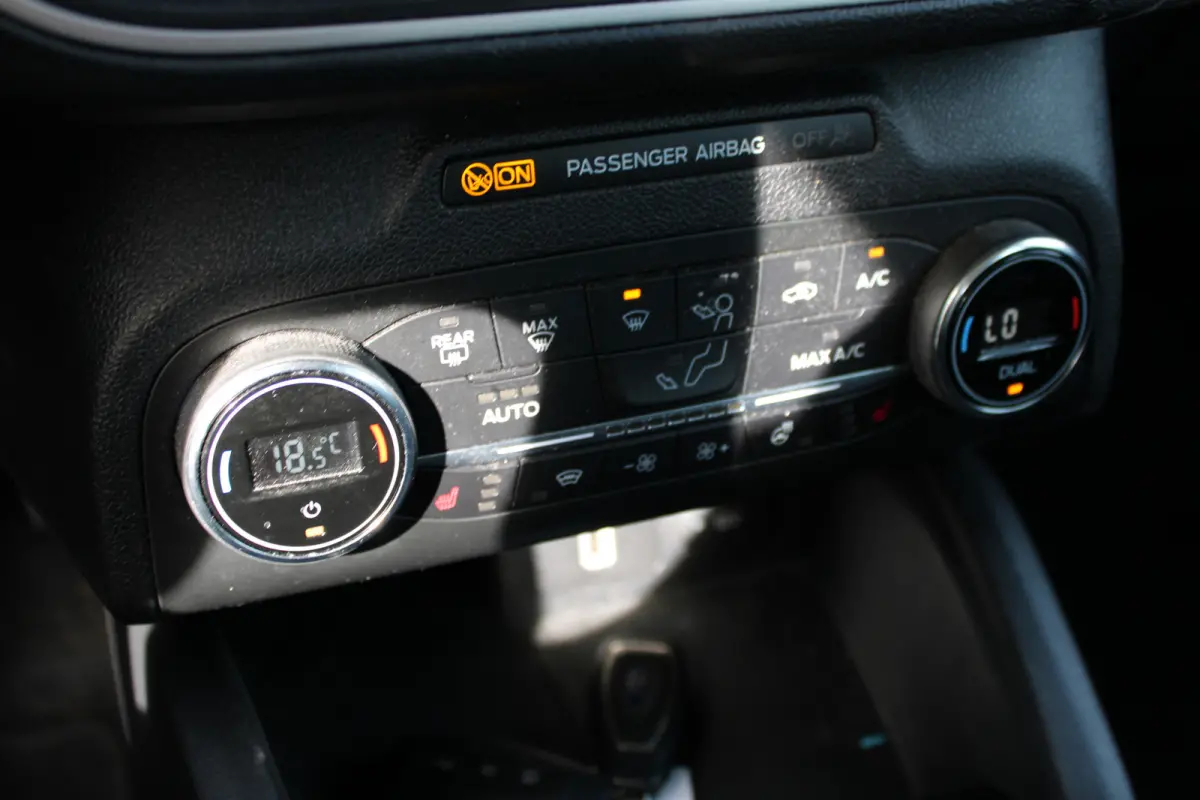 1.0 EcoBoost trekhaak,navi,ecc