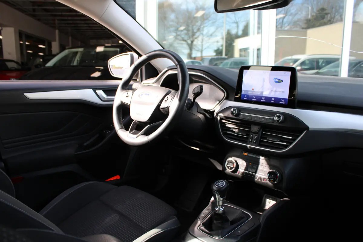 1.0 EcoBoost trekhaak,navi,ecc