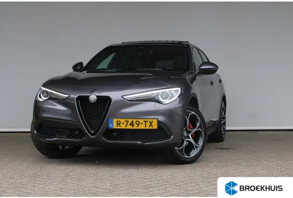 2.0 T AWD Sprint | Panoramadak | Ledere bekleding | Trekhaak | Cruise control adaptief | Camera | Sportstoelen |