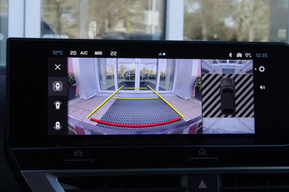C4 1.2 HYbrid 145PK MAX | HEAD UP DISPLAY | CAMERA VOOR + ACHTER | NAVIGATIE | DRAADLOZE TELEFOONLADER | FULL LED KOPLAMPEN | DRAADLOZE APPLE CARPLAY/ANDROID AUTO | 18" LICHTMETALEN VELGEN |