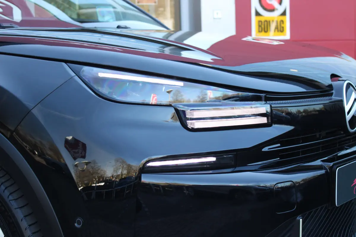 C4 1.2 HYbrid 145PK MAX | HEAD UP DISPLAY | CAMERA VOOR + ACHTER | NAVIGATIE | DRAADLOZE TELEFOONLADER | FULL LED KOPLAMPEN | DRAADLOZE APPLE CARPLAY/ANDROID AUTO | 18" LICHTMETALEN VELGEN |