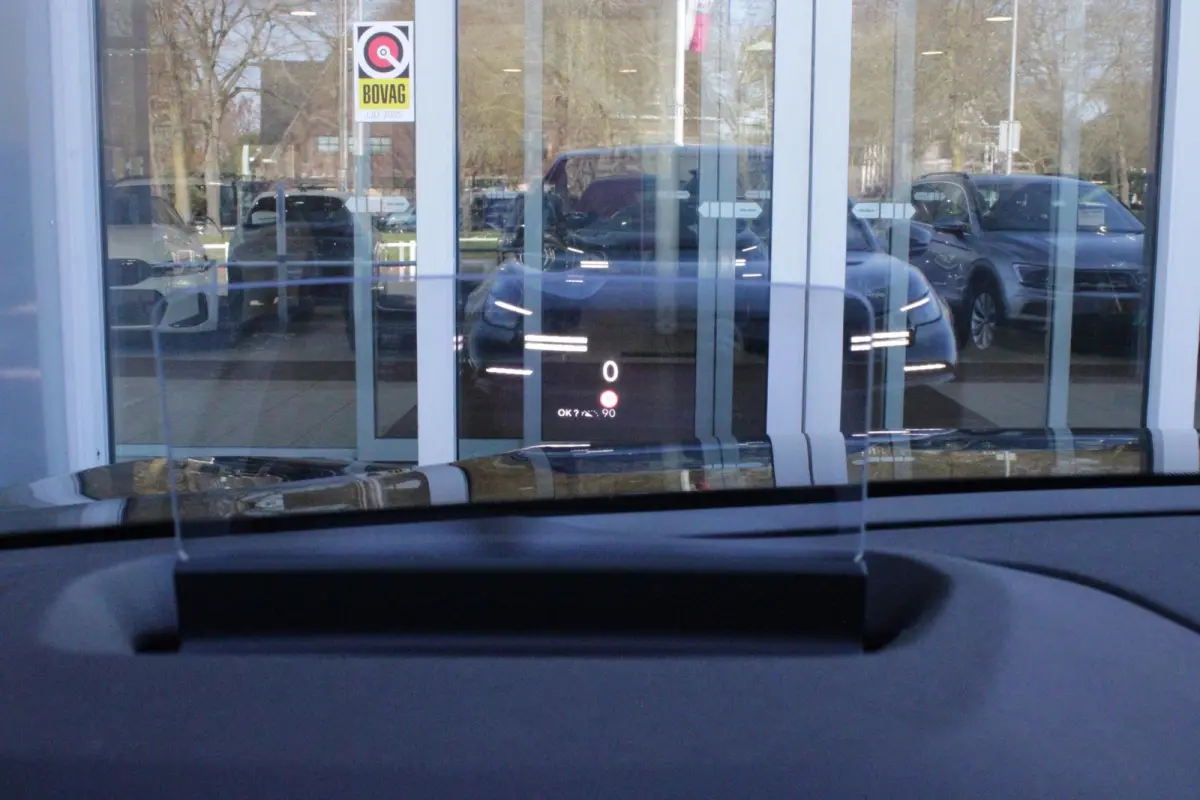 C4 1.2 HYbrid 145PK MAX | HEAD UP DISPLAY | CAMERA VOOR + ACHTER | NAVIGATIE | DRAADLOZE TELEFOONLADER | FULL LED KOPLAMPEN | DRAADLOZE APPLE CARPLAY/ANDROID AUTO | 18" LICHTMETALEN VELGEN |