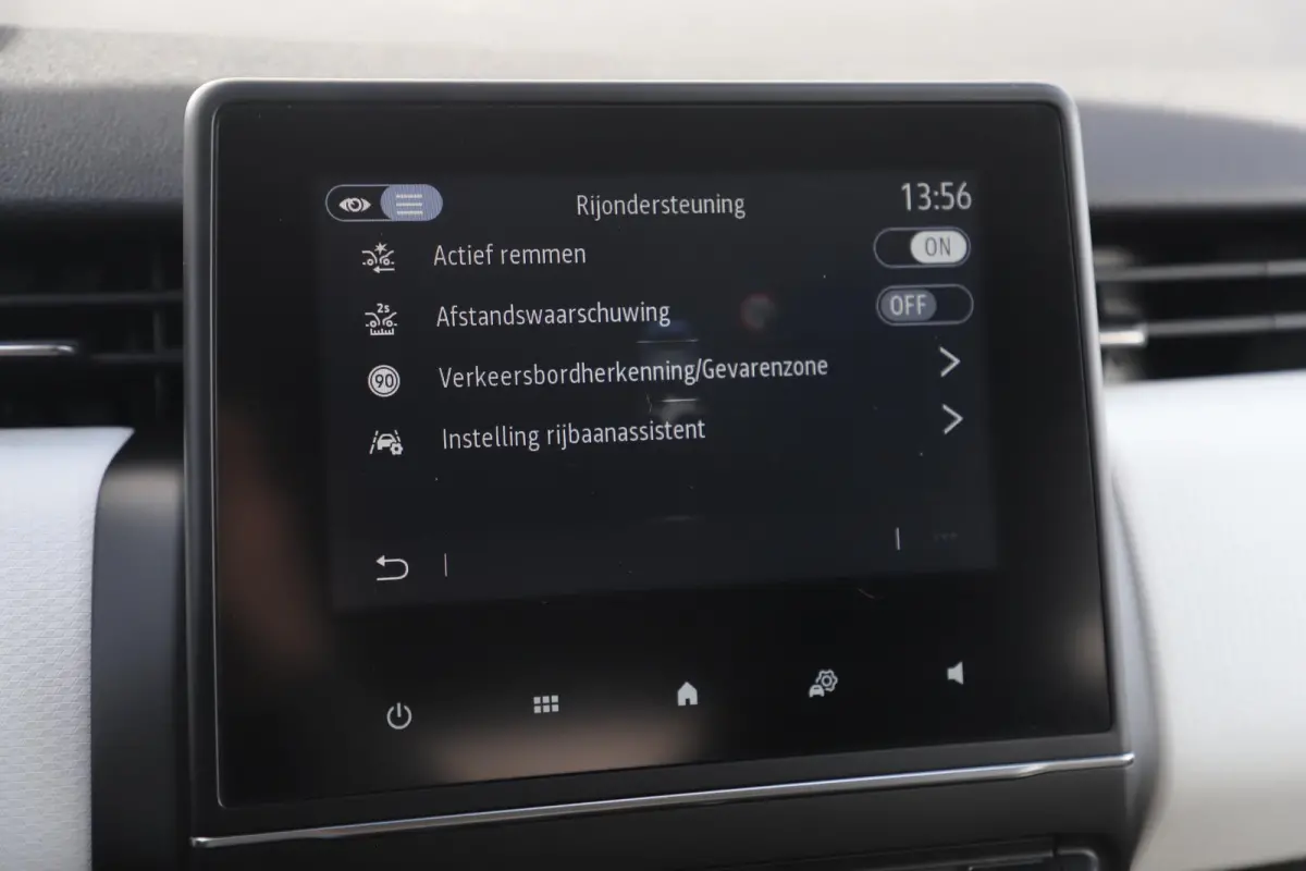 1.0 TCe 90 Evolution 15 inch LMV Navigatie Achteruitrijcamera Carplay Android Airco Cruise Control LED Rijstrooksensor Parkeersensor