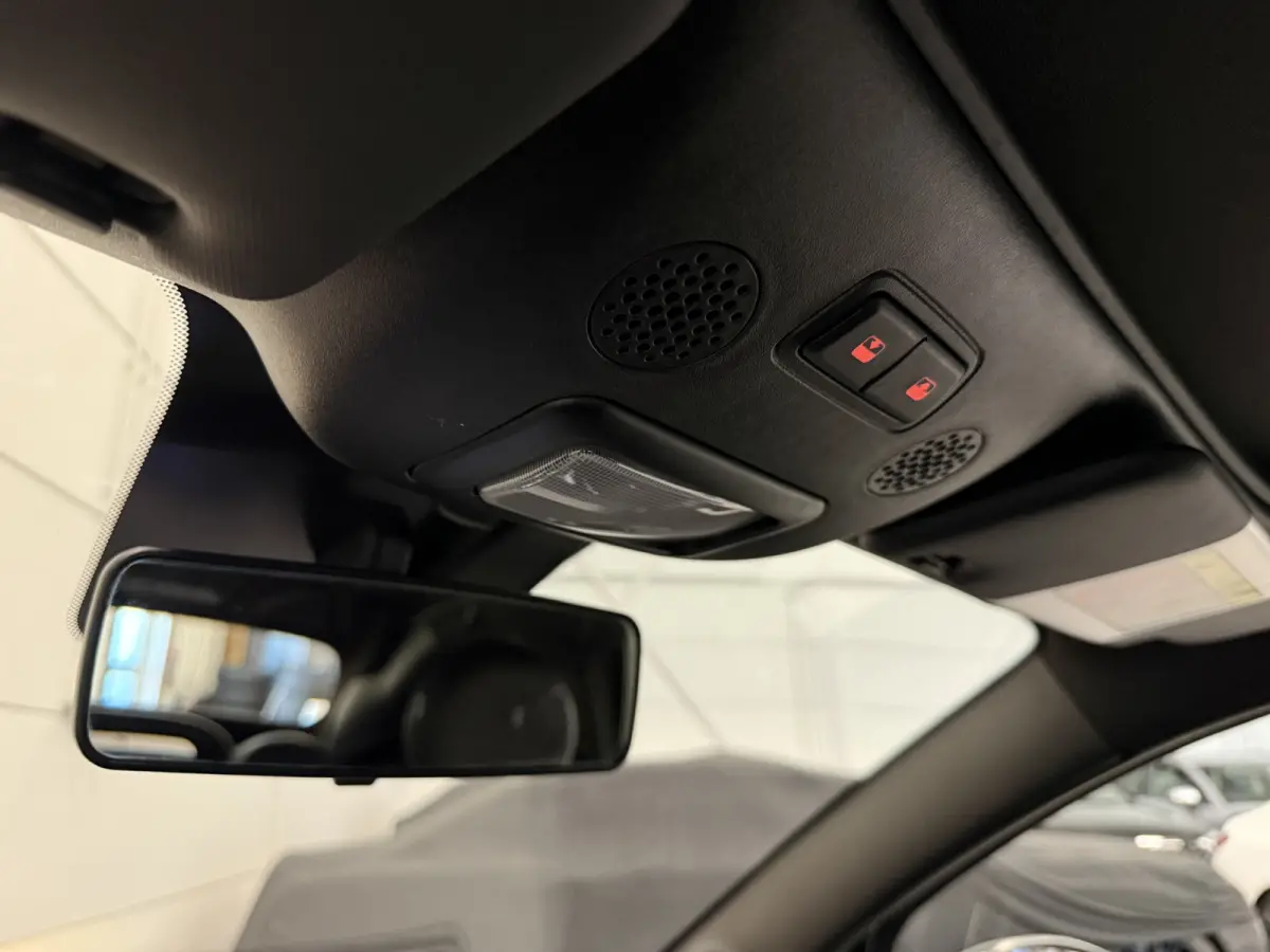 1.2 Edition "120th" LED/CARPLAY/VIRTUAL/16"COPPER/MF-STUUR/ECC/CRUISE/PARKEERSENSOREN/BLACK ALL BLACK/NIEUWSTAAT